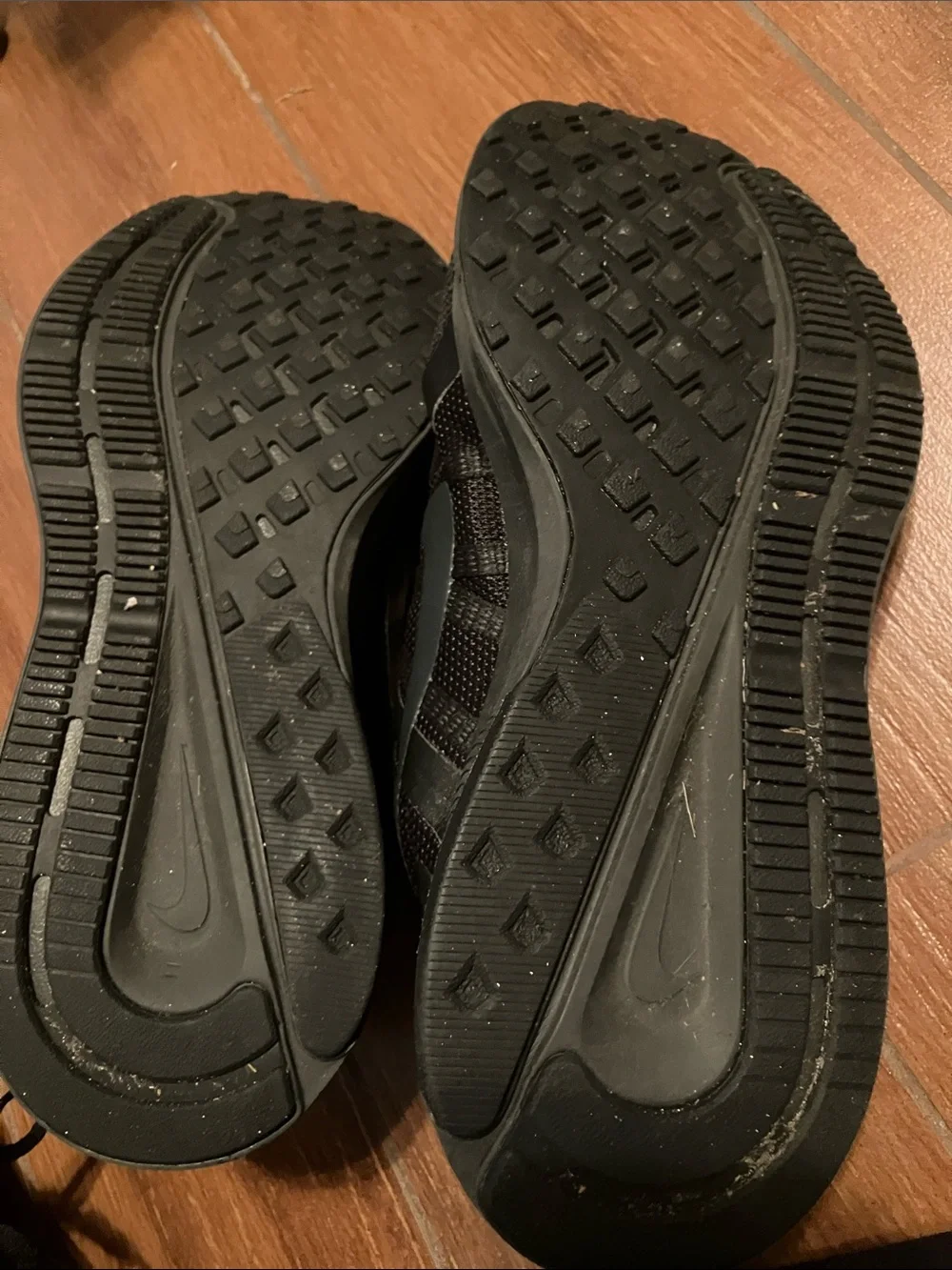 Nike Black Mesh Run Swift Sneakers Men’s 10.5